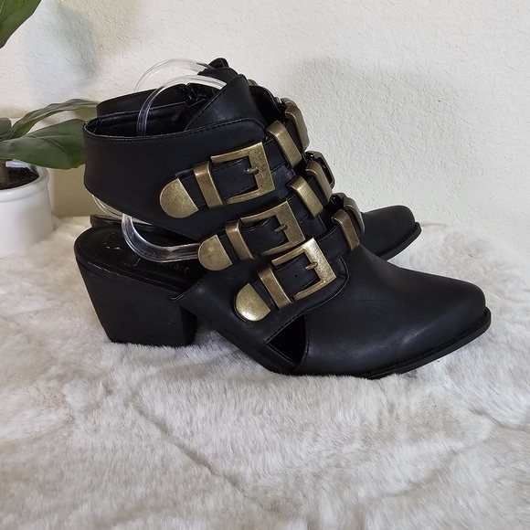 NWOB! Sacred Heart Sargeant Vegan Leather Buckle Booties! Size 10. - Picture 2 of 9